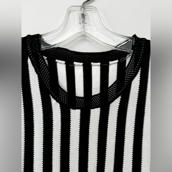 Women’s light knit black white striped sweater vest size Large - Picture 3 of 6